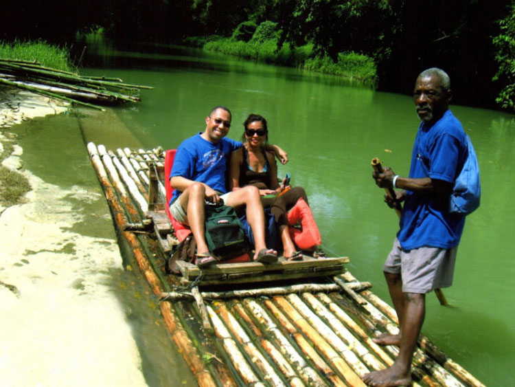 dtours-jamaica-attractions-martha-brae-rafting-3