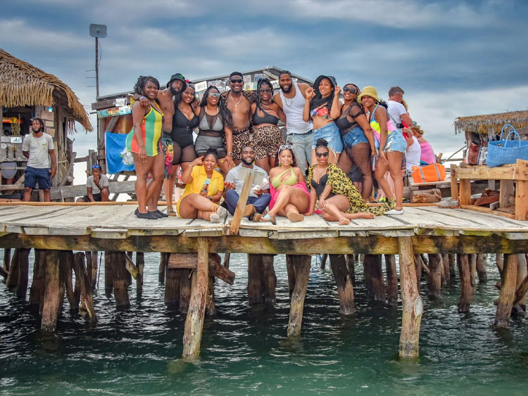 dtours-jamaica-attractions-pelican-bar